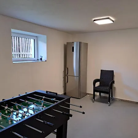 Vesela Lama U Nas Doma * Baska